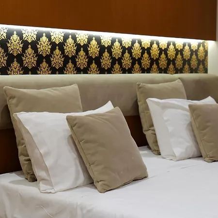 Hotel Queen 4*