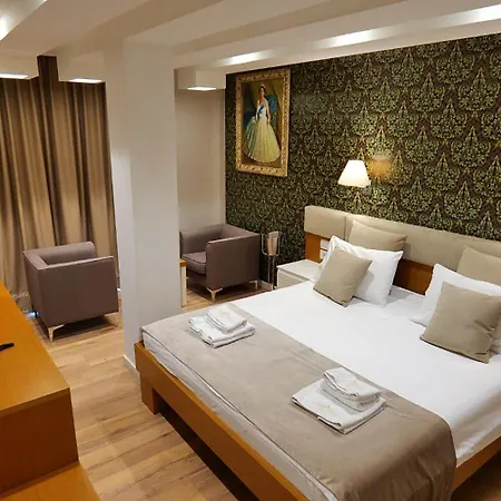 Hotel Queen Hotel