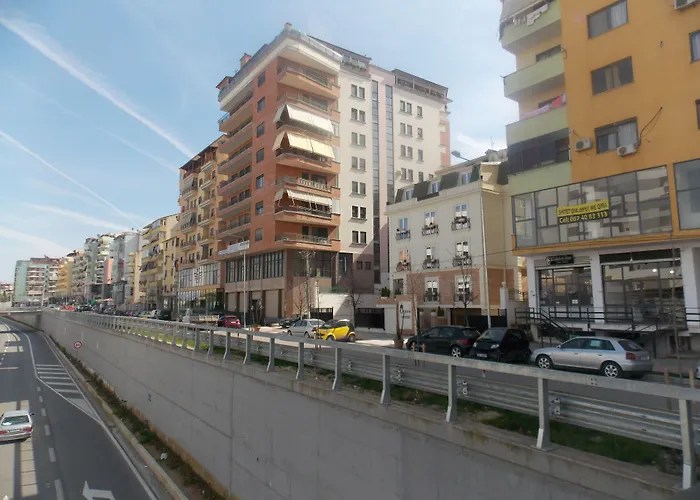 Queen Hotel Selitë e Vogël