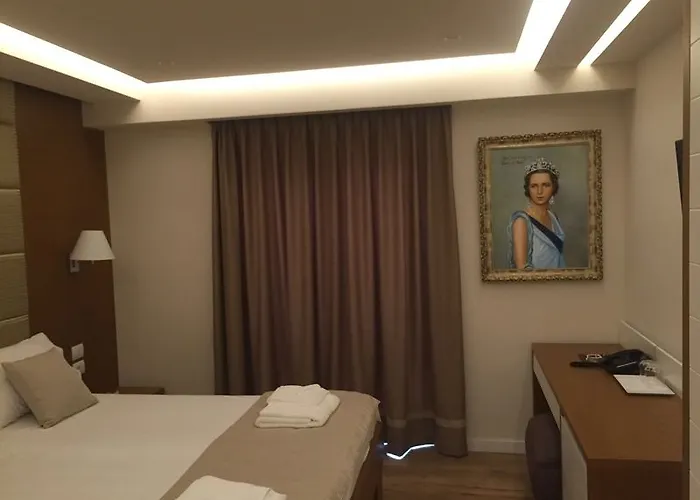 Queen 4*