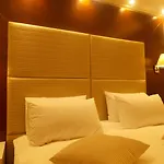 Hotel Queen Hotel