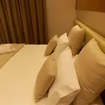 Hotel Queen Hotel 4*