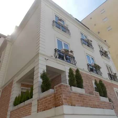 Hotel Queen 4* Selita e Vogel
