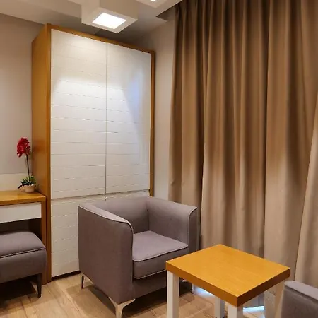 Queen Selita e Vogel