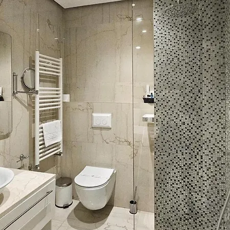 Hotel Queen Selitë e Vogël