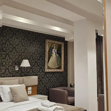 Hotel Queen 4*
