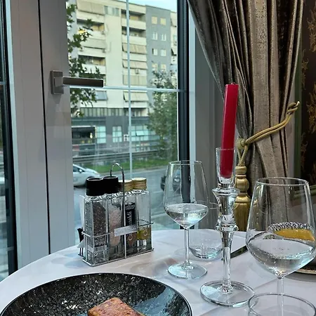 Отель Queen Selita e Vogel