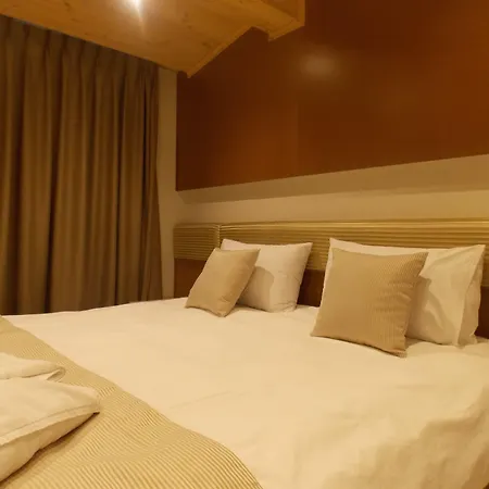 Queen 4* Selita e Vogel