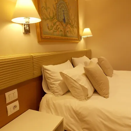 Queen Selita e Vogel