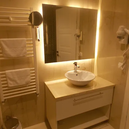 Отель Queen Selita e Vogel