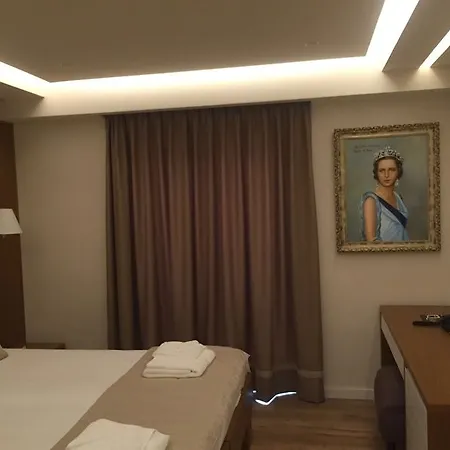 Hotel Queen 4*