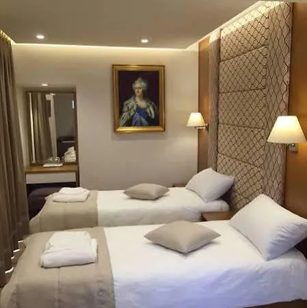 Queen Hotel Selitë e Vogël